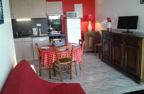 Saint-Palais-sur-Mer Apartment | MAGNIFICENT SEA AND LIGHTHOUSE CORDOUAN