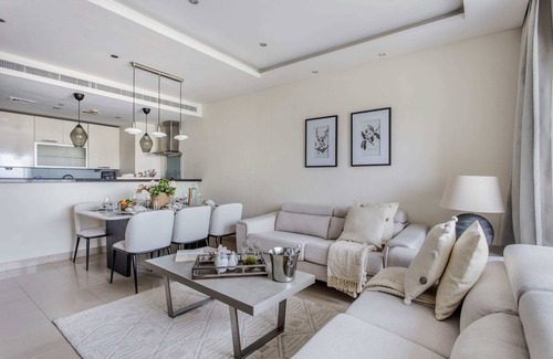 Jumeirah Lake Towers Apartment | Magnificent 2BR Apt w/Partial Lake views in JLT!