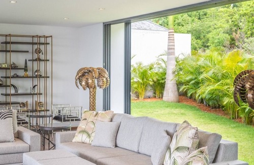 Morne de Depoudre Villa | Magnificent 5 BDRM Villa w Jacuzzi and Pool