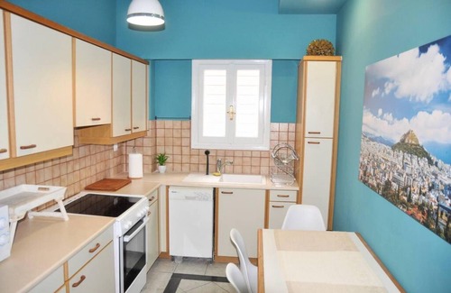 Plaka Apartment | Magnificent Apartment Under the Acropolis