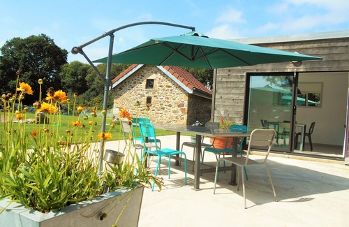Trebeurden House | Magnificent Breton farmhouse, Pink Granite Coast, sleeps 8, nearby beaches
