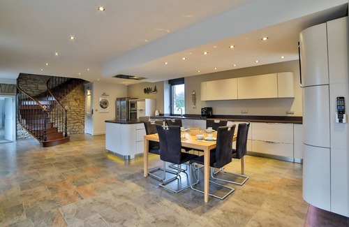 Baden House | Magnificent Breton farmhouse with heated swimming pool and separate apartment