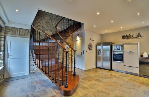 Baden House | Magnificent Breton farmhouse with heated swimming pool and separate apartment