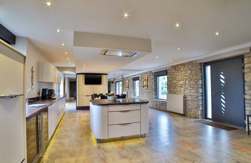 Baden House | Magnificent Breton farmhouse with heated swimming pool and separate apartment