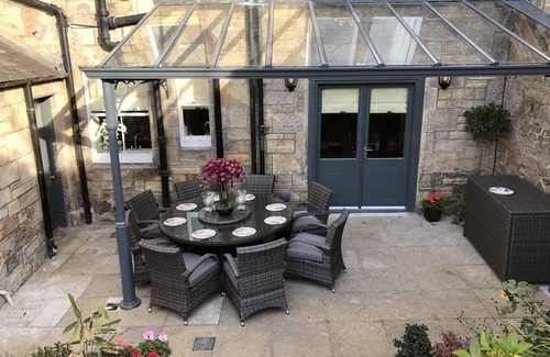 St. Andrews Apartment | Magnificent home - 4 minute walk to Old Course, perfect for families or groups