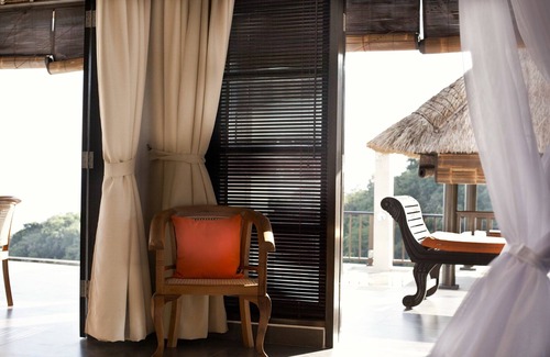 Temukus Villa | Magnificent Luxury Villa With Large Pool, Staff & Stunning Sea View!