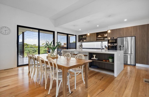 St. Andrews Beach House | MAGNIFICENT MAX, SUPERB HOLIDAY LUXURY, ST ANDREWS BEACH, OCEANSIDE, GOLF!