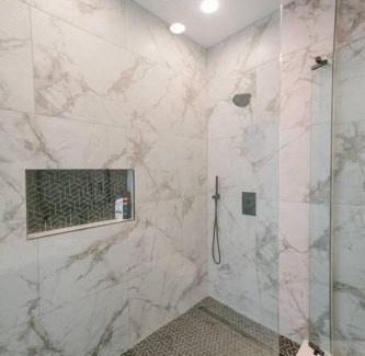 West Bucktown House | MAGNIFICENT NEW Home w/8 Beds & Free Parking