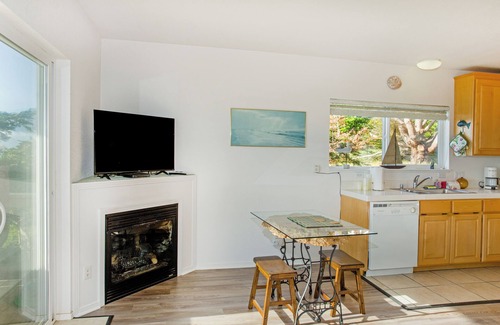Shelter Cove Condo | Magnificent Oceanview! by OceanviewHotTubs Tesla Charging Shelter Cove, CAn