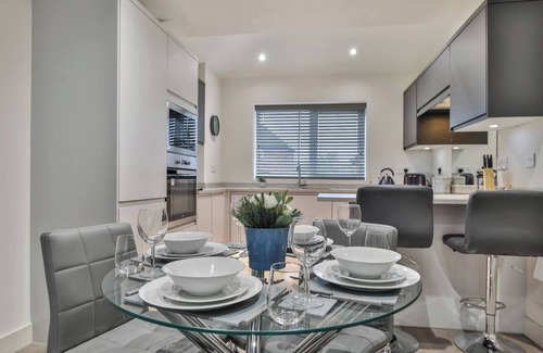 Sheffield House | Magnificent, renovated whole house with garden