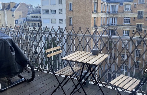 Passy Apartment | Magnificent studioTrocadero Eiffel Tower
