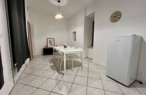 Coutras Apartment | Magnificent T3 any comfort hyper center of Coutras-WIFI