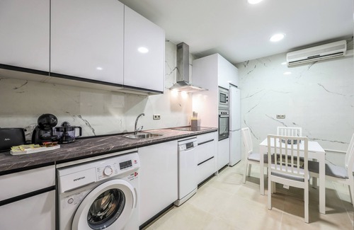 Almagro Apartment | Magnificent three-bedroom apartment in Chamberí