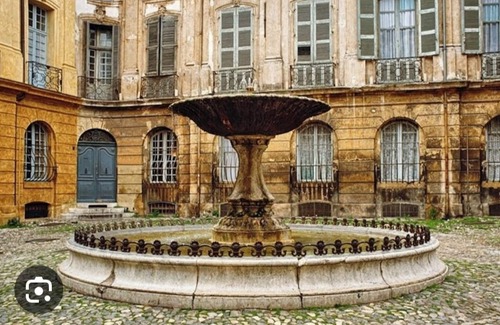 Couronne Urbaine House | Magnificent town house with swimming pool and garage