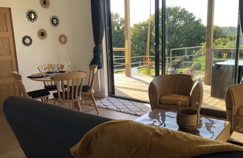 Tonquedec House | MAGNIFICENT VIEW of the CANOPY
