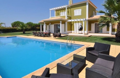 Silves Villa | Magnificent Villa Near ALBUFEIRA