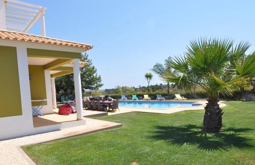Silves Villa | Magnificent Villa Near ALBUFEIRA
