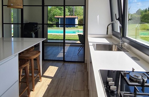 Mouguerre Villa | Magnificent villa on the edge of a forest 20 minutes from the beach