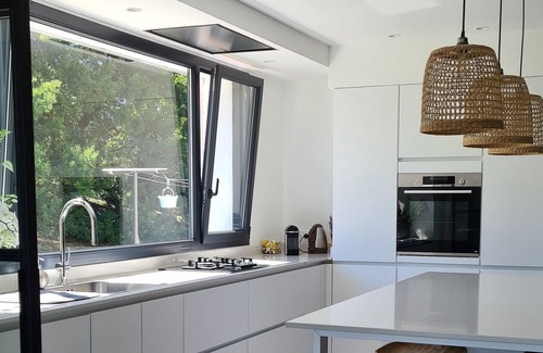 Mouguerre Villa | Magnificent villa on the edge of a forest 20 minutes from the beach