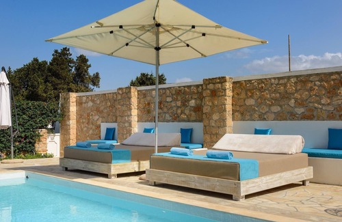 Santa Eulalia del Rio Villa | Magnificent villa, quiet area, ideal for families and friends *OCTOBER OFFER*.