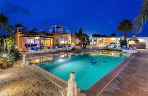 Sant Josep de sa Talaia Villa | Magnificent villa with sea views, for families, friends *OCTOBER OFFER*.