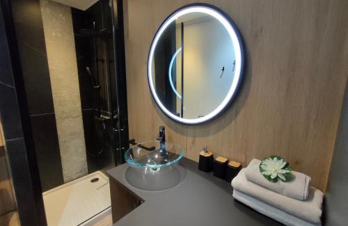 Aix-les-Bains City Center Apartment | Magnifique 3 étoiles en hyper centre avec place privée