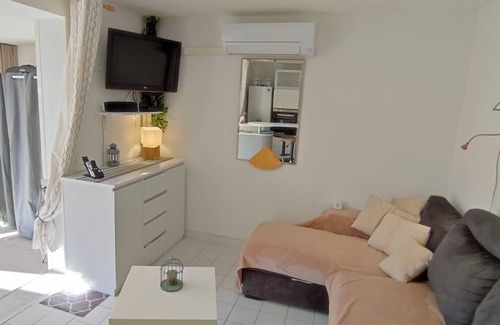 Gruissan Apartment | Magnifique Rez-de-jardin Soigné, à 20m de la Plage !