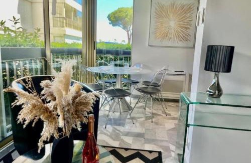 Mandelieu-la-Napoule Beach Apartment | MAGNIFIQUE t2 RÉSIDENCE LUXE MANDELIEU CANNES PLAGE PRIVÉE PISCINE TENNIS RESTAURANT