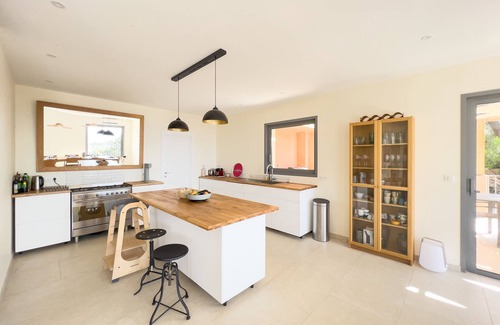 Braccolaccia Villa | Magnifique Villa Moderne vue mer Avec Piscine 14 Personnes
