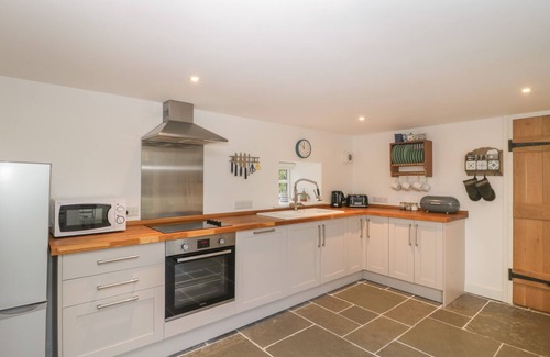 Highbridge Cottage | MAGNOLIA BARN, pet friendly, character holiday cottage in Mark