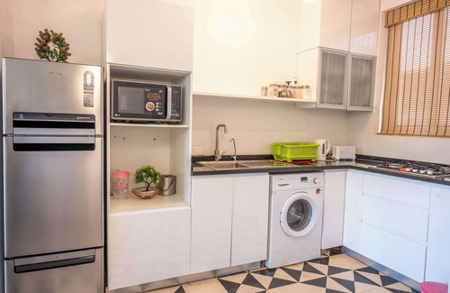 Nerul Apartment | Magnolia by Da Alohas El Arbol