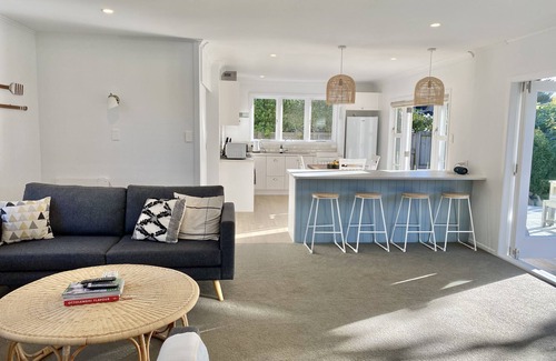 Kuaotunu Cottage | Magnolia Cottage - Kuaotunu Holiday Home