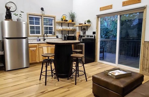 Cosby Cabin | Magnolia Den: Pet-friendly Cabin near Gatlinburg