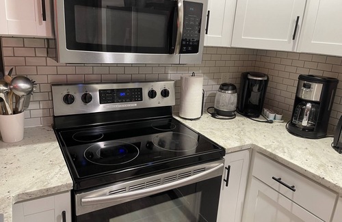 East Stroudsburg House | Magnolia House-Jacuzzi, Hiking, Biking & River, 15 min walk to Shawnee Ski Area