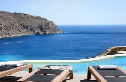 Paraga Villa | Magnolia in Mykonos with 4 bedrooms and 4.5 bathrooms