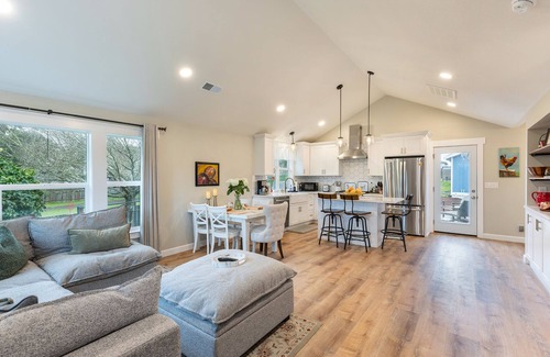Petaluma House | Magnolia Story *30+ Day Rental*
