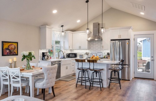 Petaluma House | Magnolia Story *30+ Day Rental*