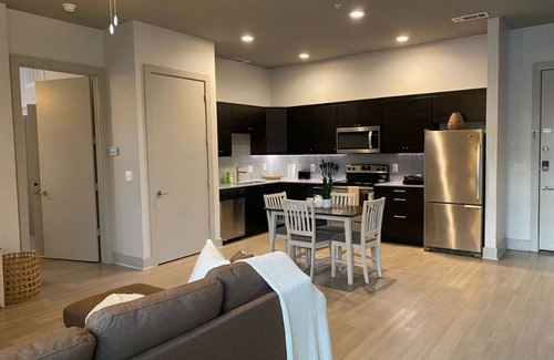 Fort Worth House | Magnolia Walks ~ City Chic Comfort ~ Med District!