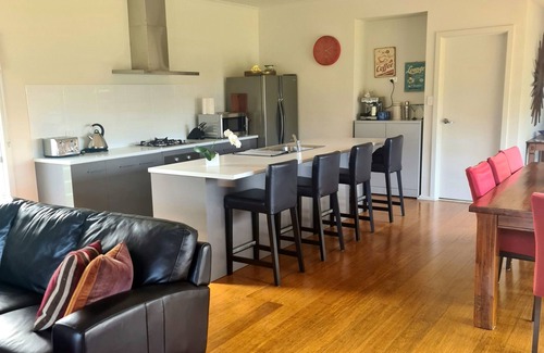 Alexandrina House | Magnolias at Clayton Bay on the River Murray