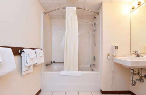 Ishpeming Hotel | Magnuson Hotel Country Inn