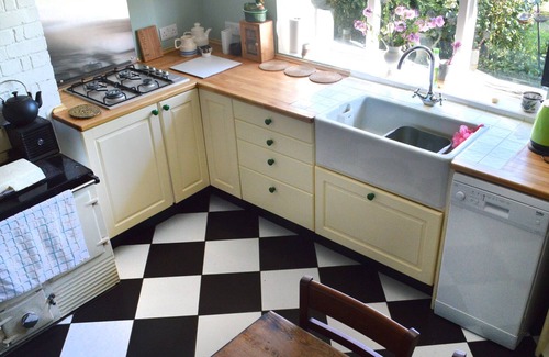 Polegate House | Magpie Cottage. The perfect country getaway - any time of year