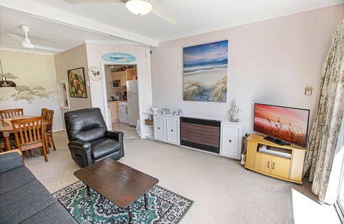 Paynesville House | Magpie Cottage would suit a small family, wanting to get away for a weekend