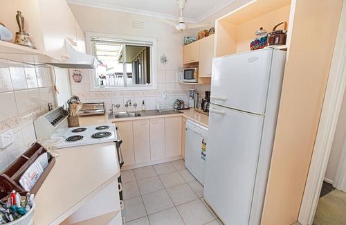 Paynesville House | Magpie Cottage would suit a small family, wanting to get away for a weekend