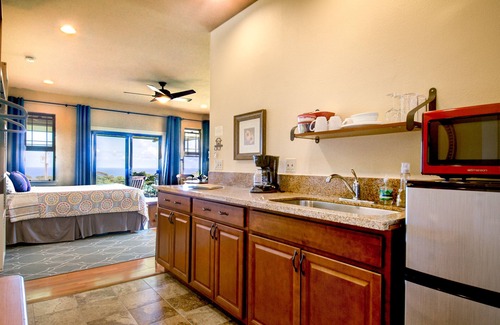 Hakalau Hotel | Mahana House Country Inn