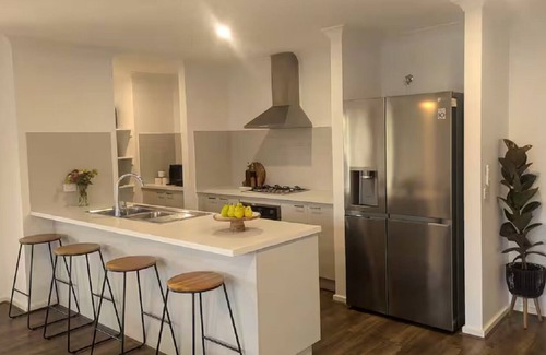 Moama House | Maidenhill in Moama, Walk to Shops & Murray River