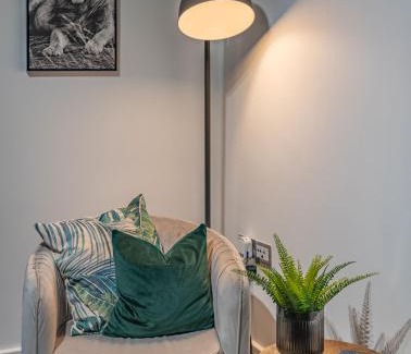 The Westside Apartment | Mailbox 2 bed Apartment Birmingham City Centre - Free Parking