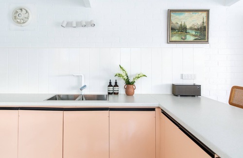 Yarrawonga Apartment | Main Street, above shops, close to foreshore