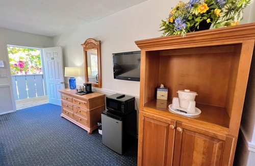 Fish Creek Hotel | Main Street Motel