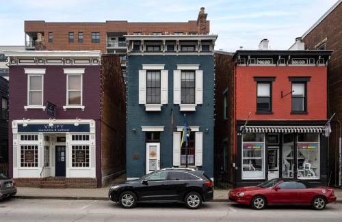 Covington Apartment | Main Street Oasis - with Parking