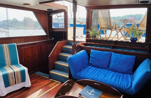 Newcastle Boat Rental | Maine Bed & Boat, MAZU on the scenic Damariscotta River